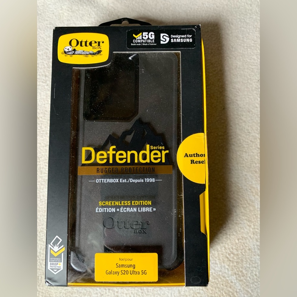 Otter Box Defender Rugged Samsung Galaxy S20+ 5G
NEW OPEN BOX